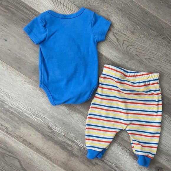 Blue Striped Lion 0-3 Month Bodysuit & Pants Set - Picture 2 of 2